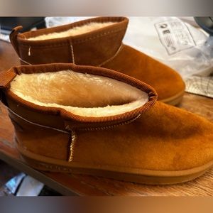 NEVER WORN brown for lined boots